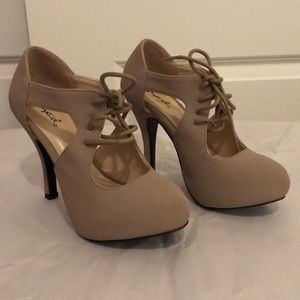 NWOT Modcloth Heels